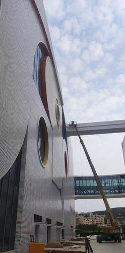 铝单板厂家价格怎么看 附最新行业动向分析