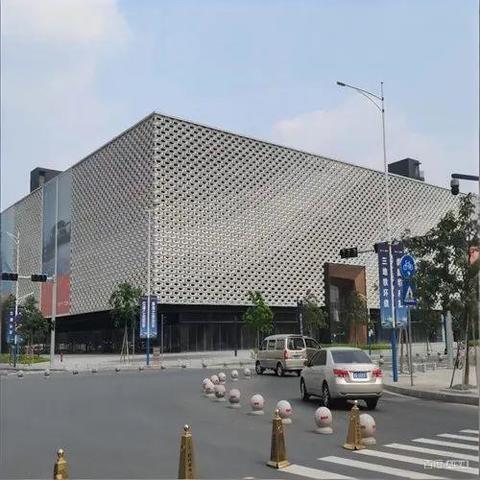 氟碳幕墙铝单板选购指南：性能与成本如何兼顾