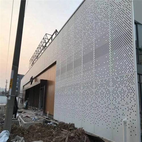 氟碳铝单板幕墙凭啥成了2026年建筑外墙的“顶流”